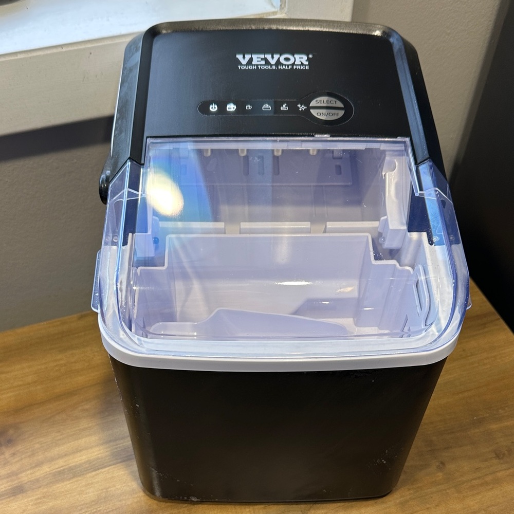 Black Ice Maker